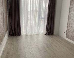 Apartament de lux, 3 camere decomandate, 82 mp+terasa 8 mp, Centru