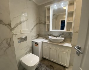 Apartament de lux, 3 camere decomandate, 82 mp+terasa 8 mp, Centru