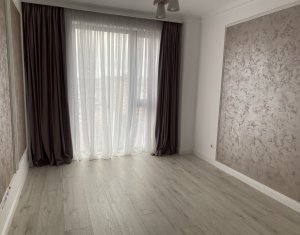 Apartament de lux, 3 camere decomandate, 82 mp+terasa 8 mp, Centru