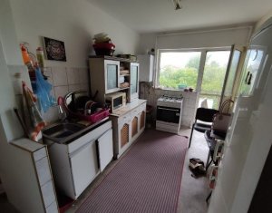Apartament cu 2 camere si 2 balcoane de vanzare, zona UMF