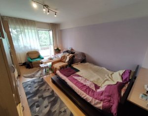 Apartament cu 2 camere si 2 balcoane de vanzare, zona UMF
