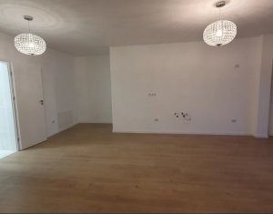 Apartament 3 camere, 2 bai, situat in Floresti, zona Teilor