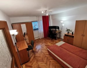 Investitie! Apartament decomandat la etaj intermediar, zona Piata Marasti!