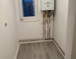 Apartament de 2 camere + balcon, zona scolii Ion Creanga