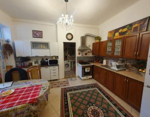 Apartament cu 2 cam la casa 60mp+250mp curte in Gruia, zona Garii