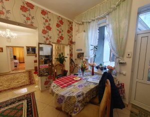 Apartament cu 2 cam la casa 60mp+250mp curte in Gruia, zona Garii