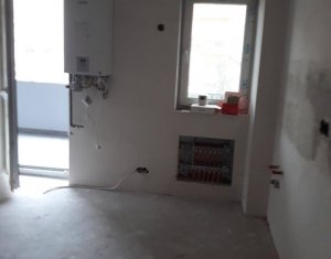 De vanzare apartament 3 camere, zona Facultatea de Litere