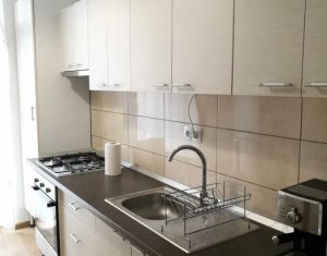 Apartament cu 2 camere, decomandat, strada Soporului