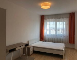 Apartament cu 2 camere, decomandat, 70 mp total, la 2 minute de FSEGA