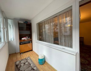 Apartament 3 camere, 2 bai, 95 mp totali, finisat, zona Platinia