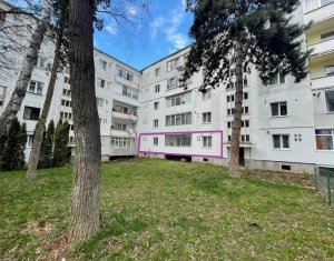 Apartament 3 camere, 70,5 mp, logie, parter inalt, boxa, Agricultorilor