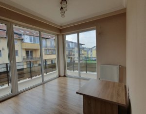 Vanzare apartament 3 camere in Floresti