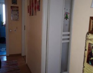 Apartament 2 camere, decomandat, parcare exterioara, cartier Iris