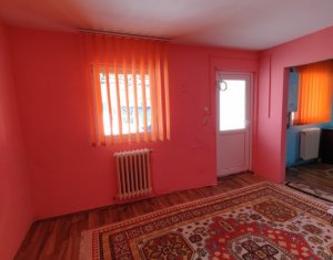 Apartament la casa, curte comuna, strada Fabricii