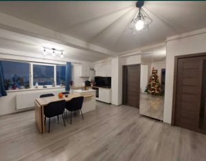 Vanzare apartament 3 camere in Floresti