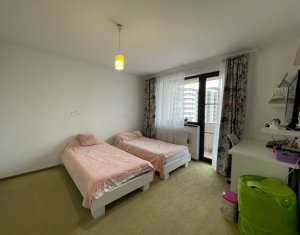 Apartament 3 camere, 3 parcari subterane, z. Fabricii, cartier Bulgaria