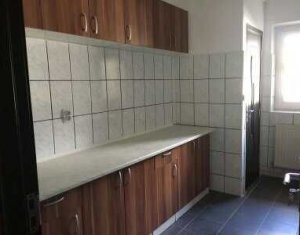 Apartament cu 4 camere, 2 bai, in Manastur, zona centrala a cartierului