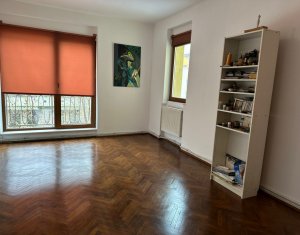 TUR VIRTUAL! Apartament stil neorustic, confort sporit, parcare, strada Horea. 