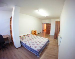 Apartament 3 camere, 93mp, 2 niveluri, terasa 30 mp, garaj, Centru