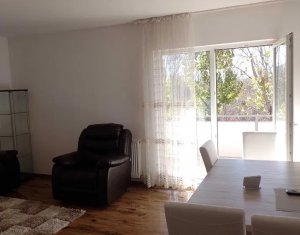 Apartment 3 rooms for sale in Floresti