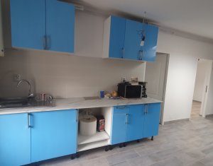 Apartament cu trei camere, finisat  si dotat, strada Sub Cetate