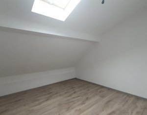 Apartament cu trei camere, finisat  si dotat, strada Sub Cetate