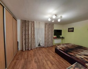 Apartment 1 rooms for sale in Floresti