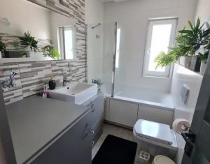 Sale apartment 3 rooms in Floresti