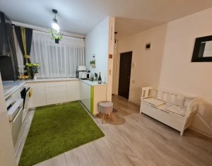 Apartment 3 rooms for sale in Floresti