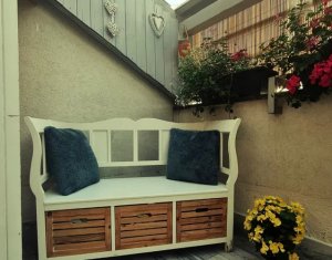 Apartment 3 rooms for sale in Floresti