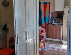 Apartament 3 camere, decomandat, 60 mp utili, Centru