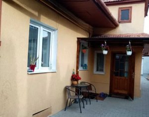 Apartament 2 camere 42 mp + curte 84 mp, zona Parcul Feroviarilor 