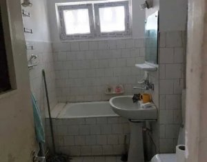 Apartament de vanzare cu 3 camere, decomandat, Manastur