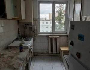 Apartament de vanzare cu 3 camere, decomandat, Manastur