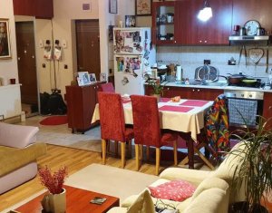 Vanzare apartament 3 camere in Floresti
