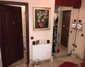 Apartment 3 rooms for sale in Floresti