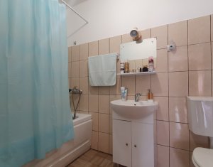 Apartament cu trei camere, finisat modern, Florilor, zona Kik