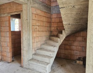 Vila cu gradina proprie, locatie deosebita, 4 camere, Dezmir