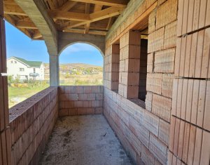 Vila cu gradina proprie, locatie deosebita, 4 camere, Dezmir