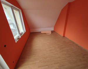 Appartement 4 chambres à vendre dans Floresti