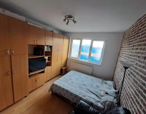 Garsoniera, etaj intermediar, zona Ambient