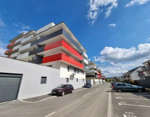 Apartament cu 3 camere cu tereasa generoasa  zona Baciu