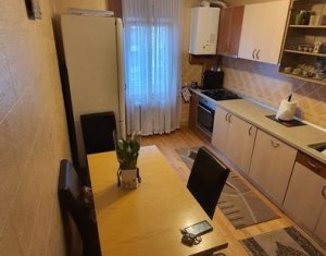 Appartement 4 chambres à vendre dans Cluj-napoca, zone Marasti