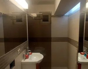 Appartement 4 chambres à vendre dans Cluj-napoca, zone Centru