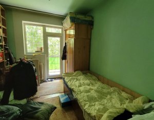 Vanzare apartament 4 camere confort sporit, Plopilor vechi