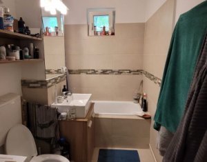 Vanzare apartament 4 camere confort sporit, Plopilor vechi
