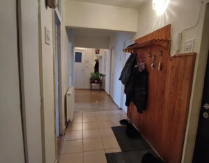 Vanzare apartament 3 camere, demandat, in cartier Manastur, Cluj Napoca