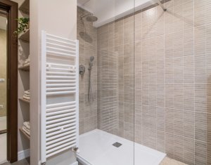 Vanzare apartament 3 camere, Gruia, finisat modern, mobilat la cheie