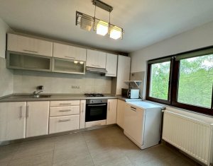 Apartament la etajul 1, 3 camere, 2 bai, parcare, Plopilor!