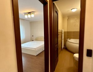 Apartament la etajul 1, 3 camere, 2 bai, parcare, Plopilor!